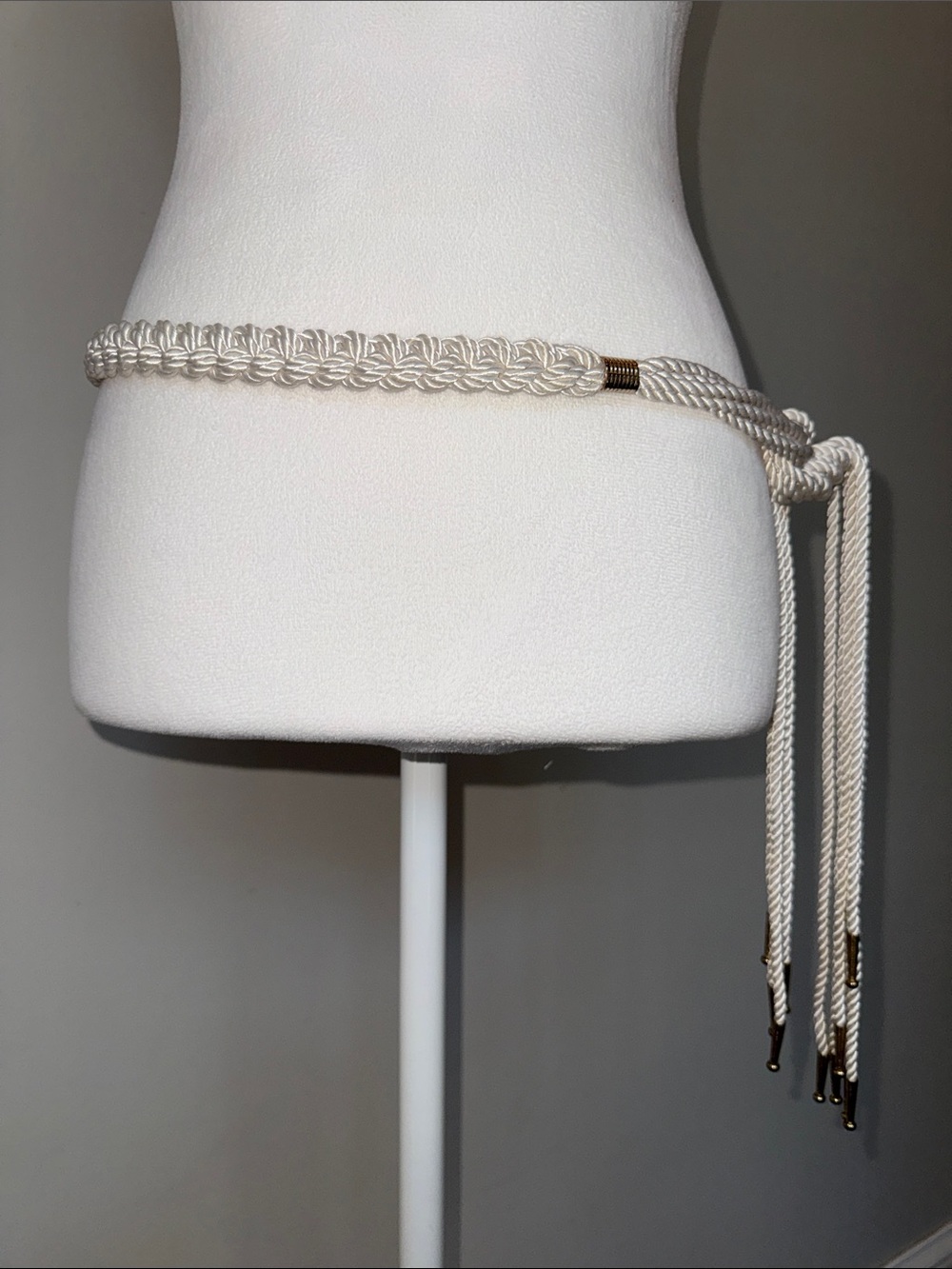 Creamy white and gold rope tie belt like new